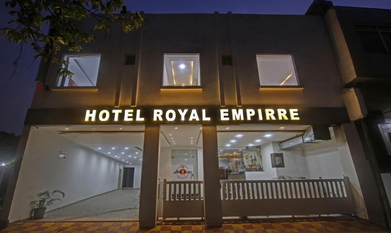 Готель Treebo Royal Empire Adarsh Nagar, Чандігарх Екстер'єр фото